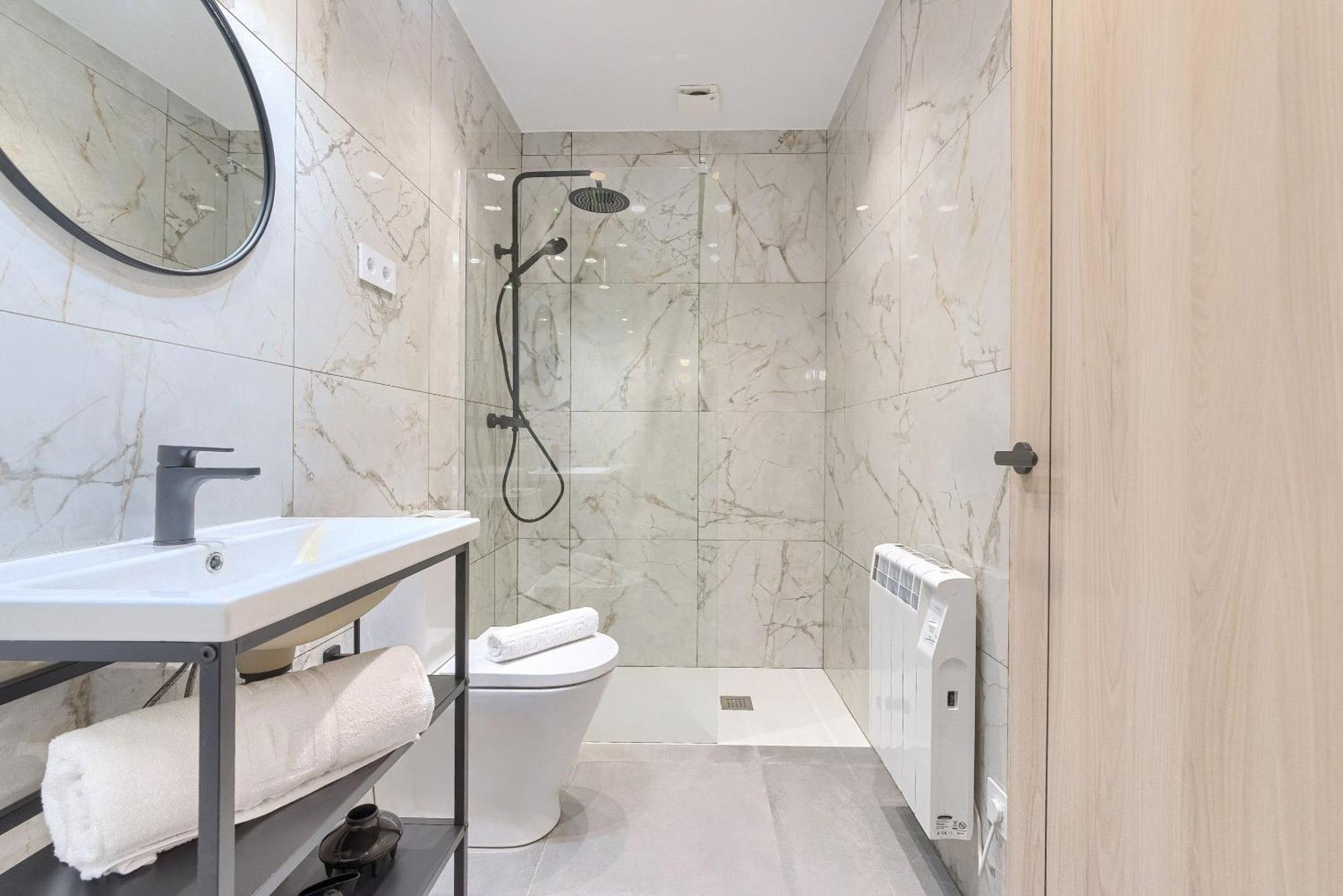 Apartamentos Basarrate Self Check In Бильбао Экстерьер фото