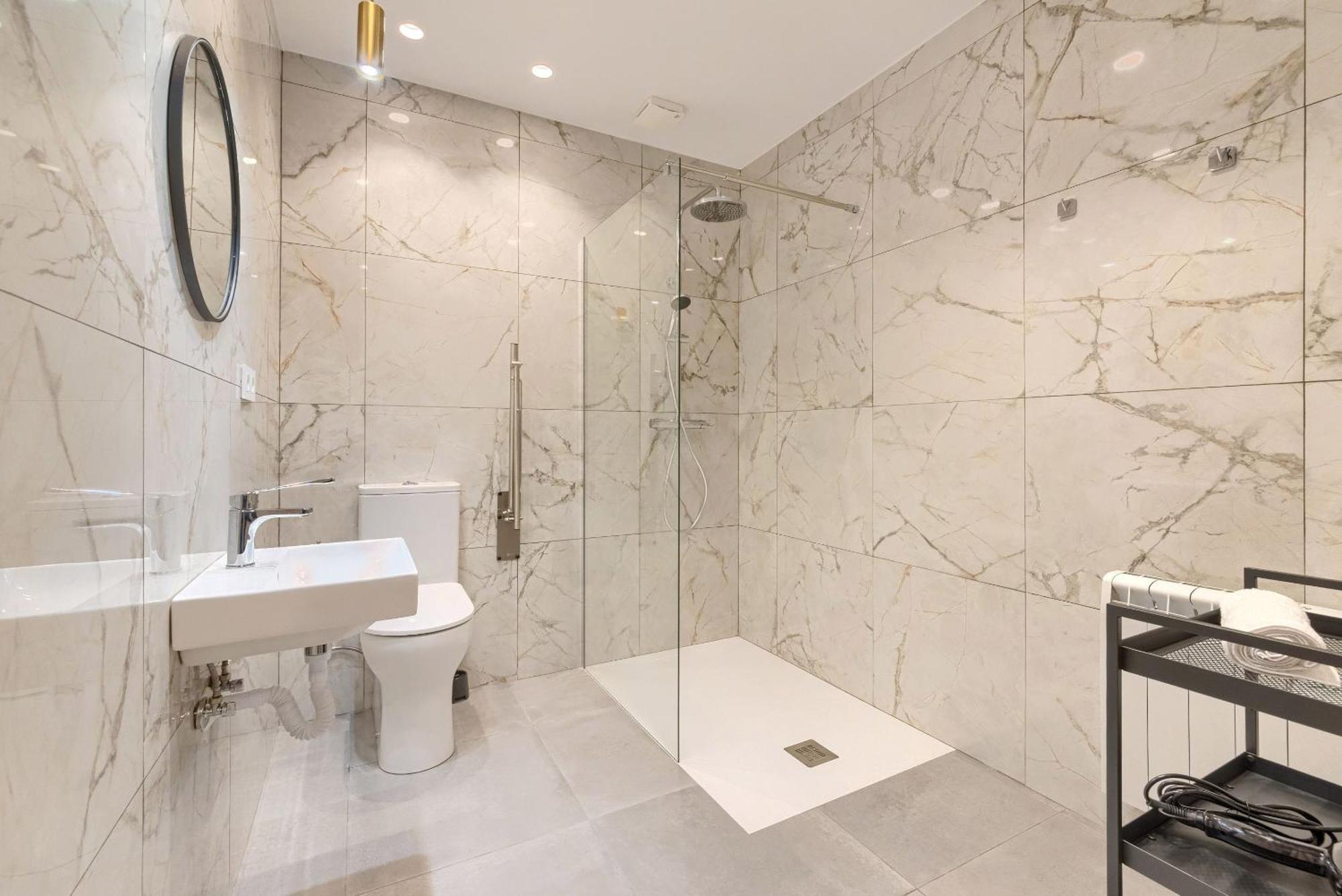 Apartamentos Basarrate Self Check In Бильбао Экстерьер фото